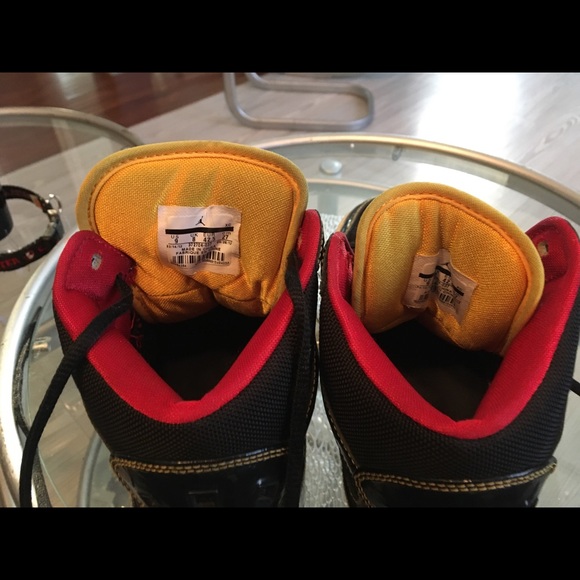 Jordan Flight 1 Black Yellow Men’s Size 9 - Picture 6 of 8